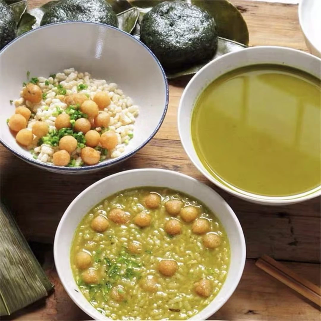 Bowls show plain yellow-green oil tea, crisp additions and a serving with the additions mixed into the tea.