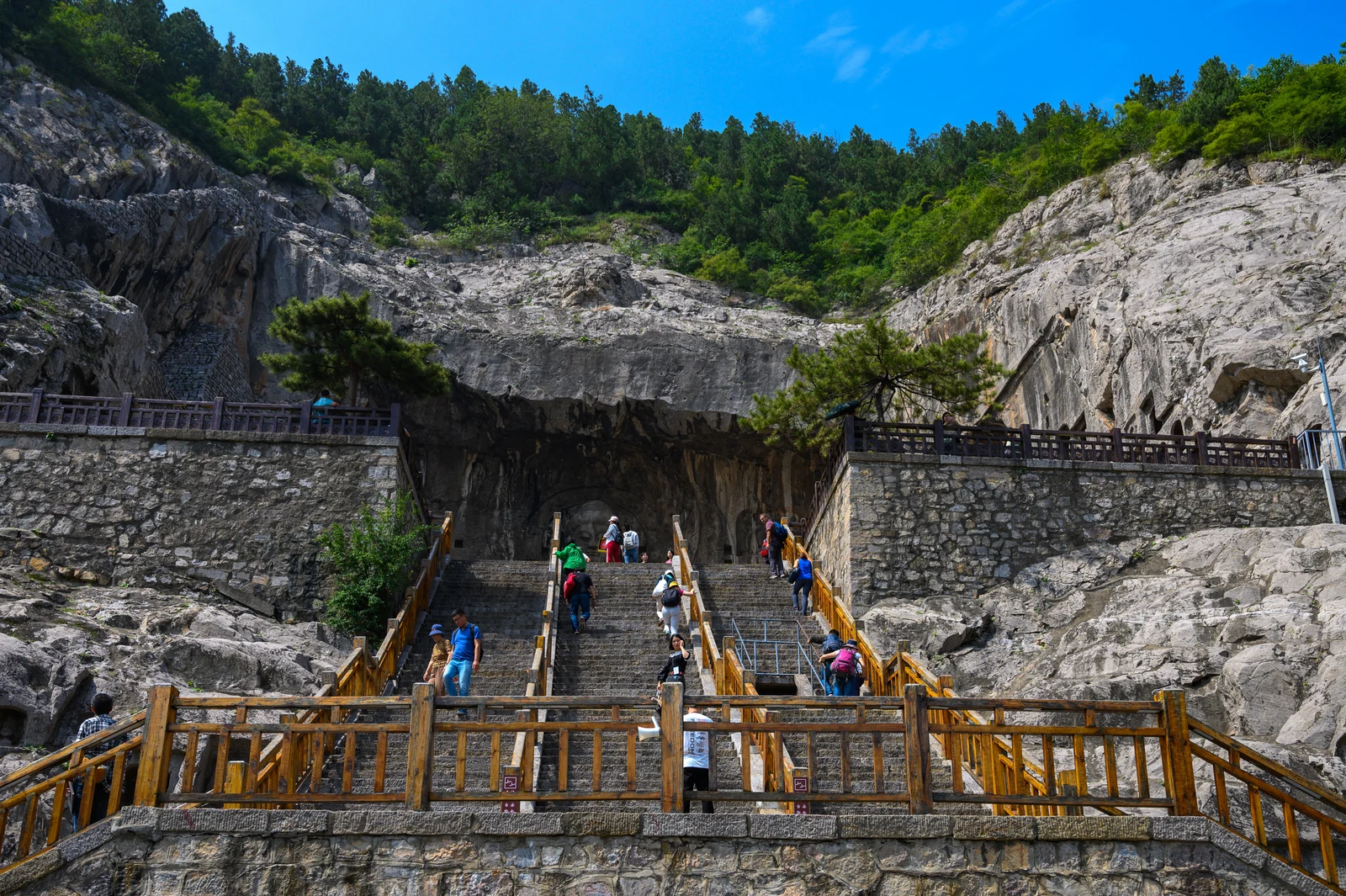 Longmen-Grotten, Luoyang