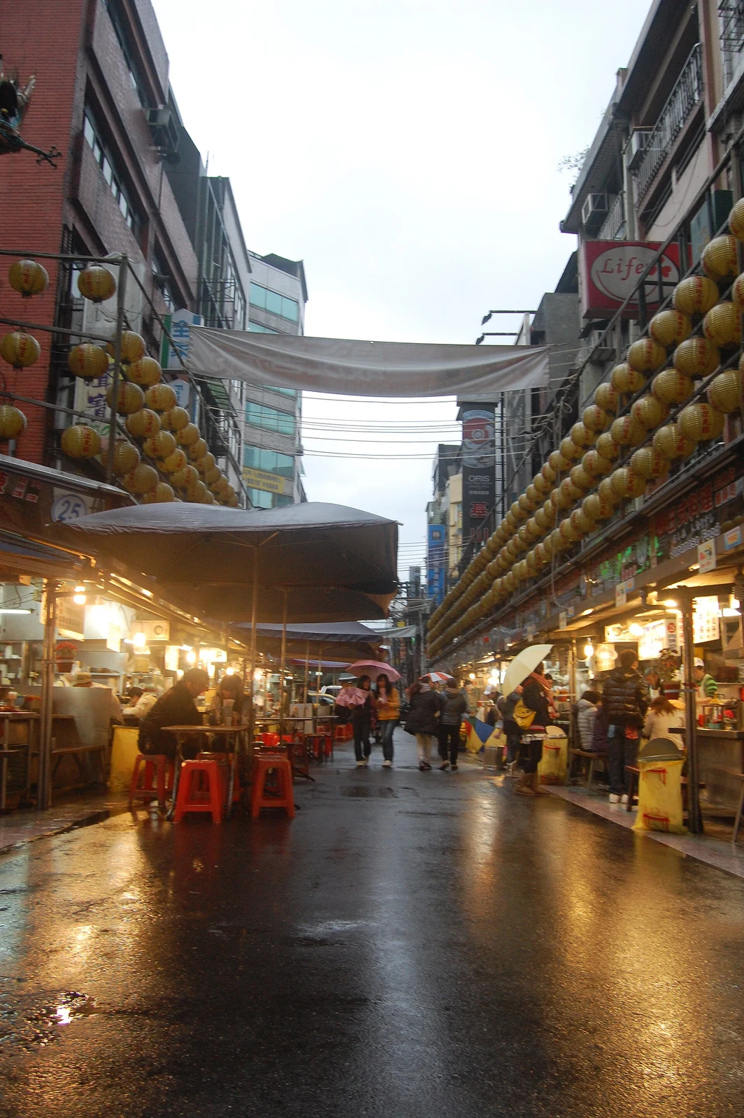 Covered lane of Miaokou market