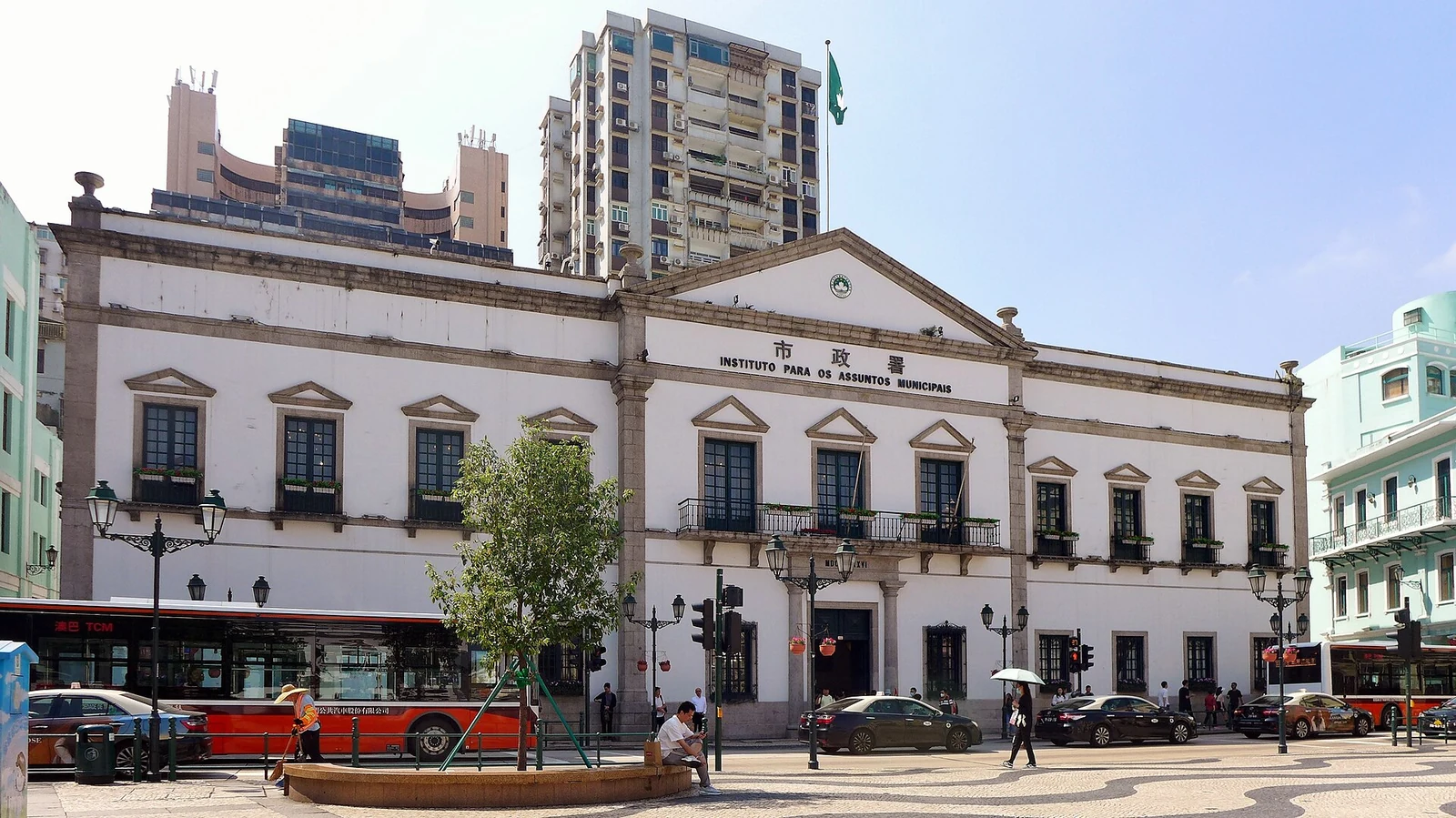 The façade of the Municipal Affairs Bureau headquarters, formerly the Leal Senado building.