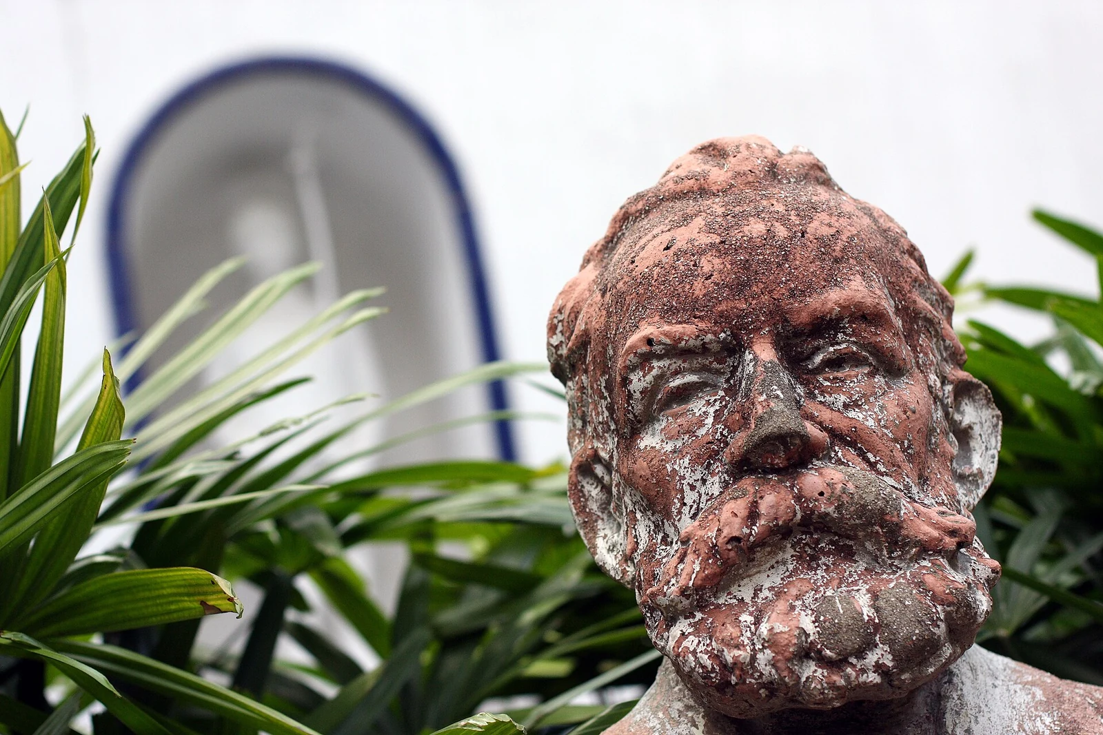 A bust in the courtyard of the Leal Senado building.