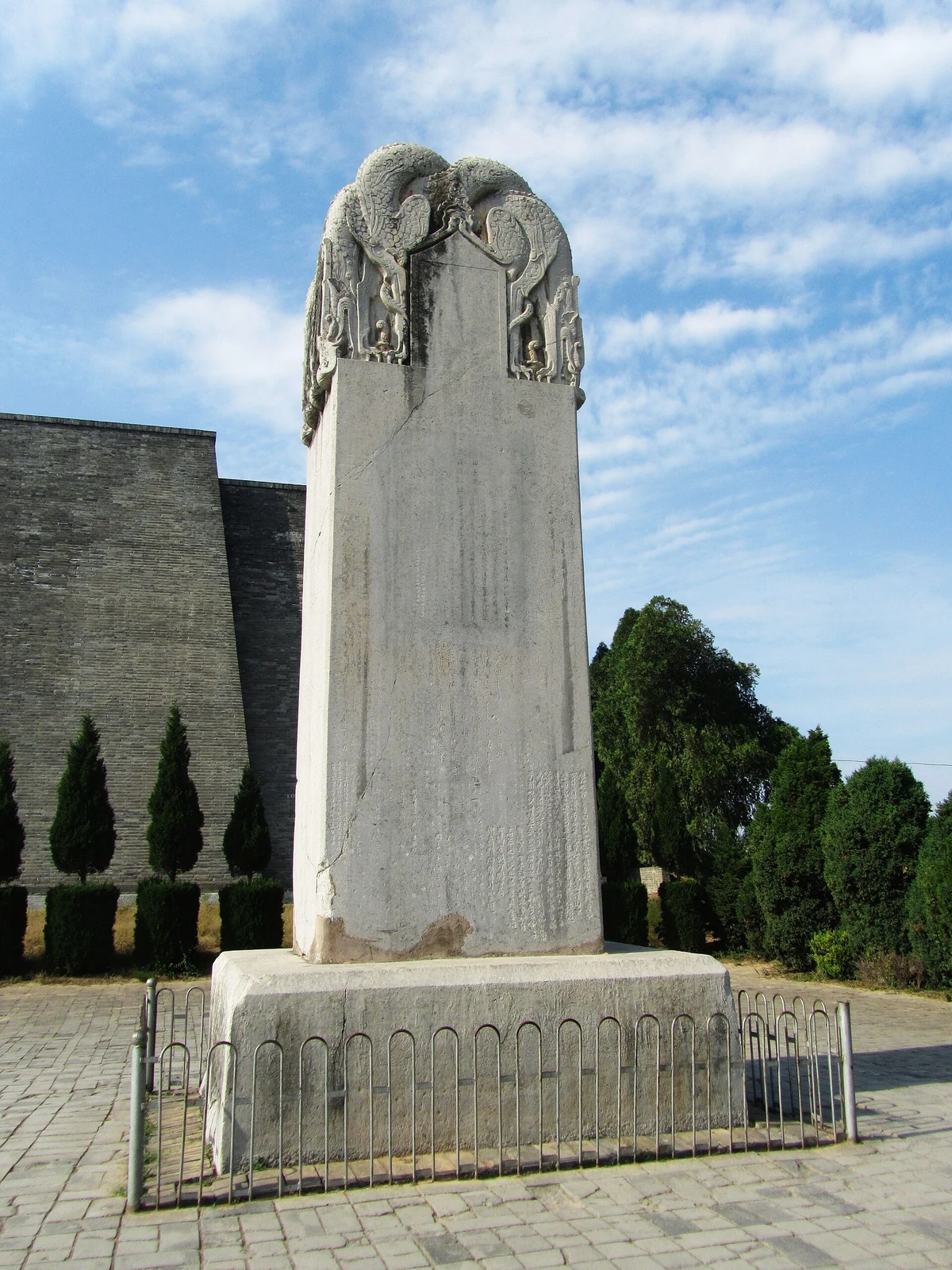 The wordless stele of Qianling