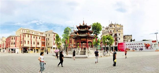 Pavillon et place du quartier Small Park, Shantou.