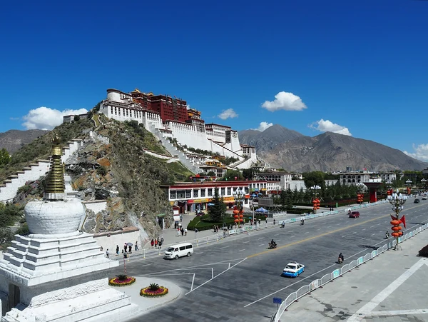 The Potala’s stepped buildings stand on Red Mountain.