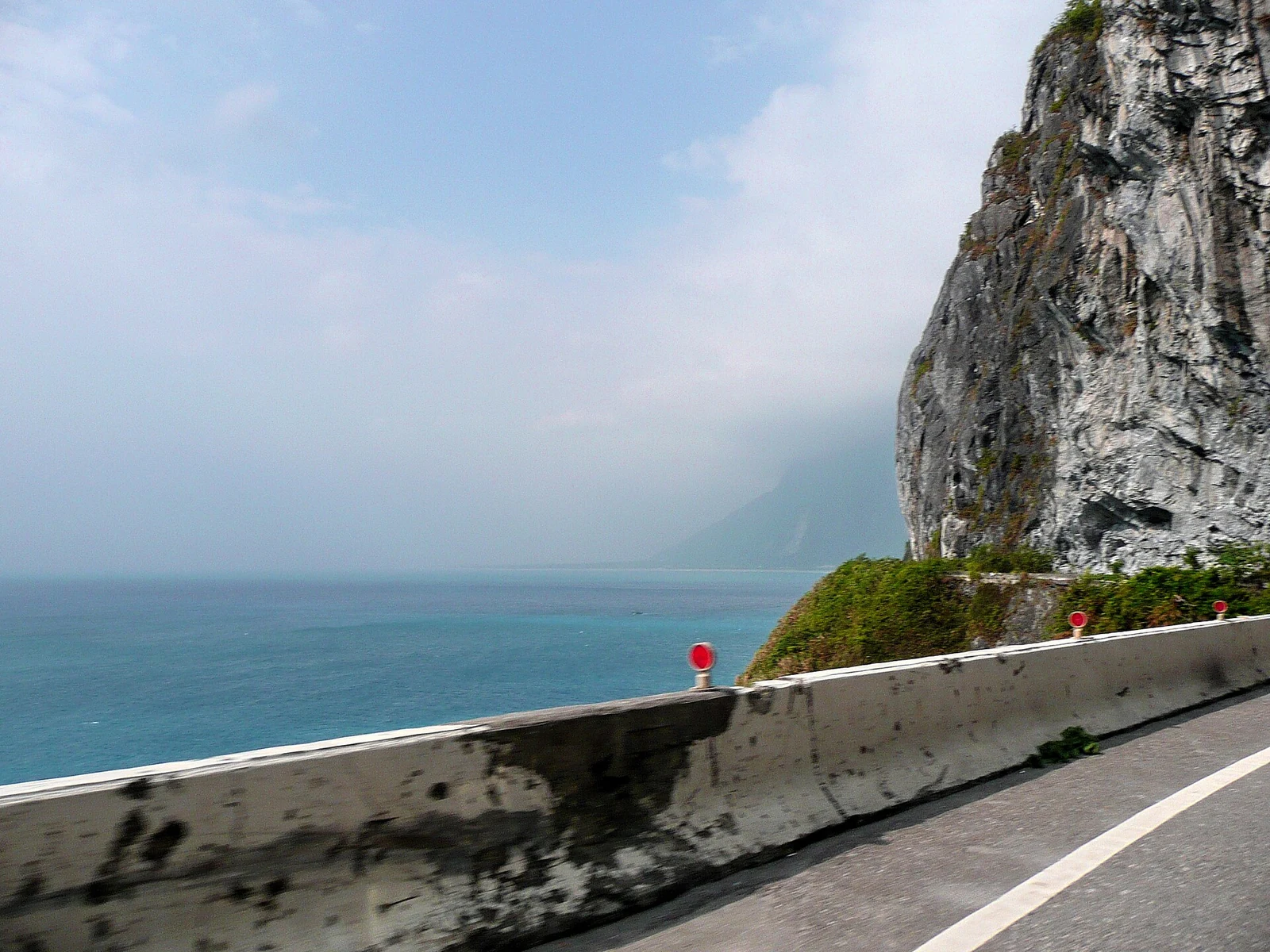 Sea wall at Qingshui