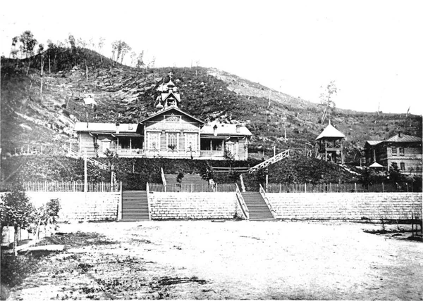 Historical photograph of Hengdaohezi’s wooden church