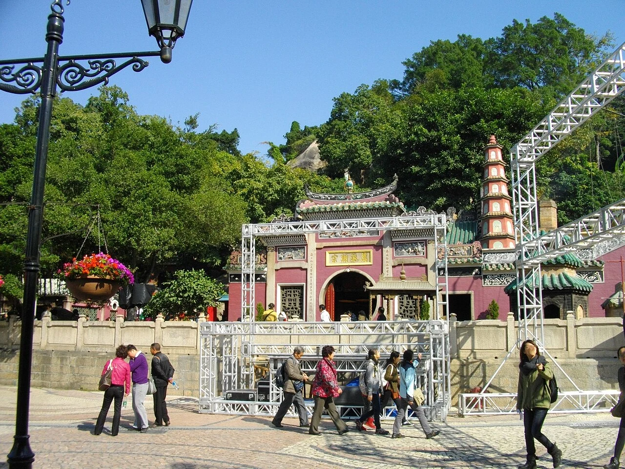 Eingang und Vorplatz des A-Ma-Tempels in Macao.