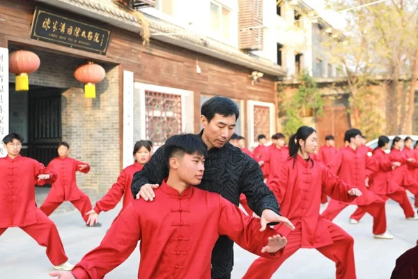 천자거우에서 이루어지는 태극권 수련.