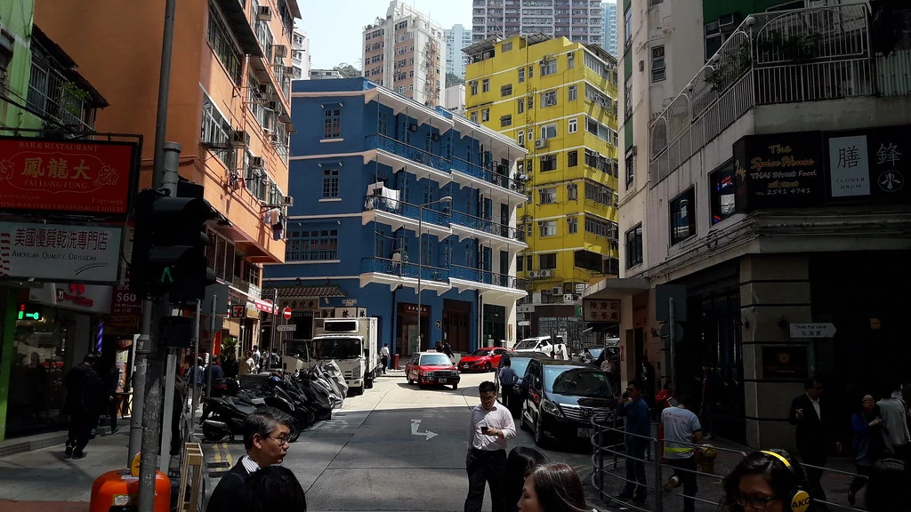 Blue House und Yellow House stehen in Wan Chai nebeneinander.