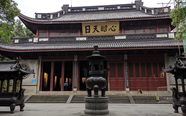岳飛廟の本殿